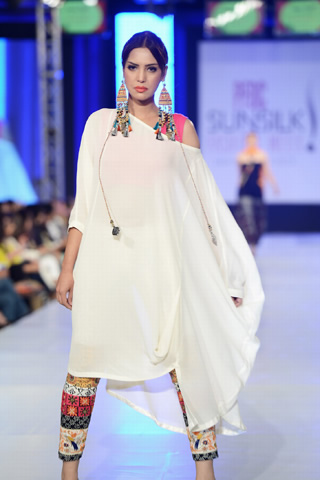 Pakistan model Saimaa Azhar feels she should be living in India, not in Pakistan (3)