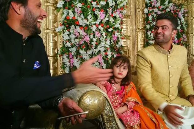 Selfie-King Ahmed Shahzad got hitched this weekend (15)