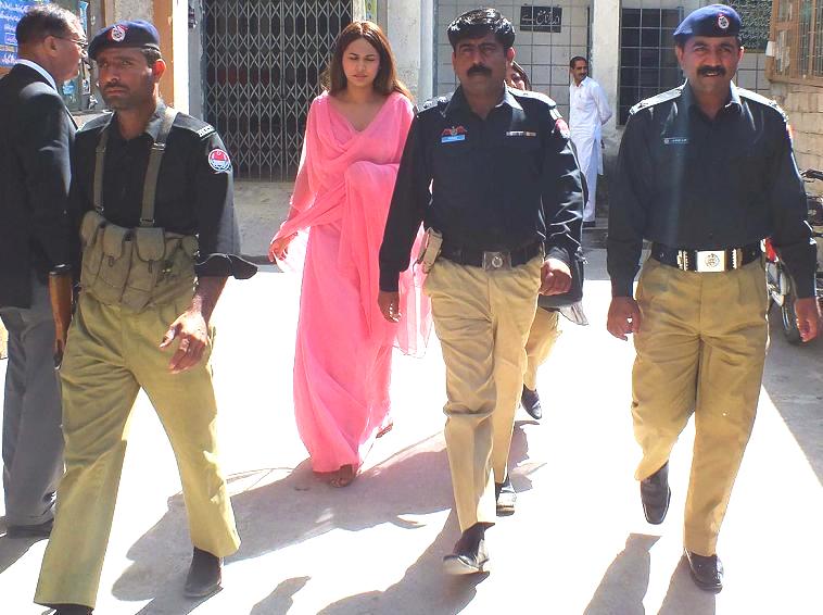 Ayyan is set to be acquitted... mystery for whom she is working still unresolved (3)