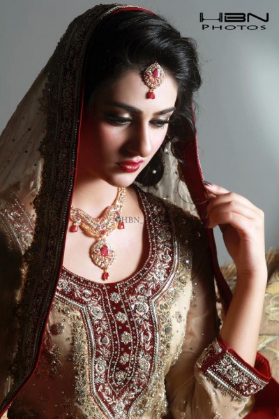 The Gorgeous and Beautiful Sarah Khan. She looks exquisite in Bridal Wear (2)