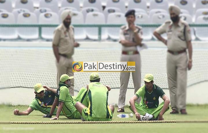 pakistan cricket team practicing in india