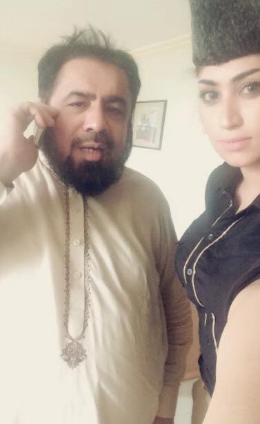 Qandeel Baloch says it's all after posting her picture with Mufti Qavi (3)