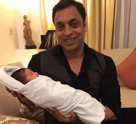shoaib-with-new-born