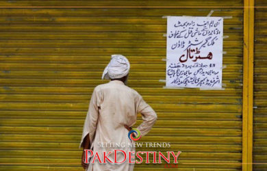PM Khan urged to wake to ground realities of Pakistan,traders strike