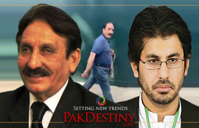 Former chief justice Iftikhar Chaudhry was heckled in London and was called thief.
