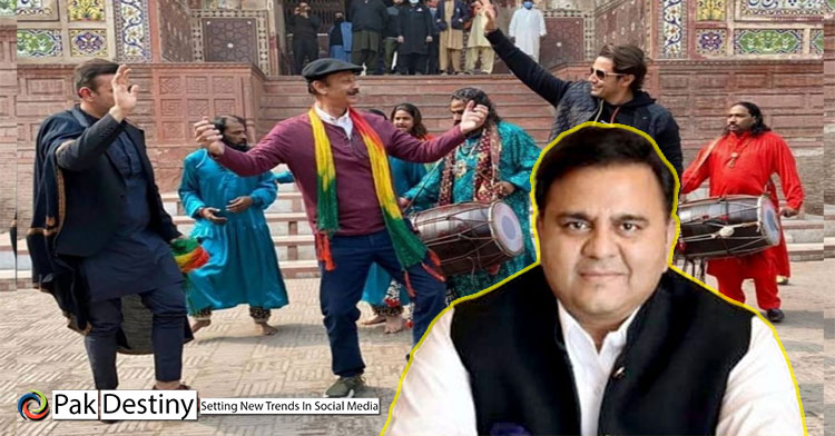 Fawad Chaudhry's 'dance' video outside Masjid Wazir Khan draws ire -- Twitter users demand apology from him