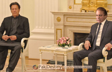 Imran and Nawaz should stop looking up to the establishment and sort out their political matters themselves