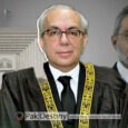 Justice Muneeb shows distrust in Qazi Faiz Isa -- exposes government plan -- Infighting in SC escalates